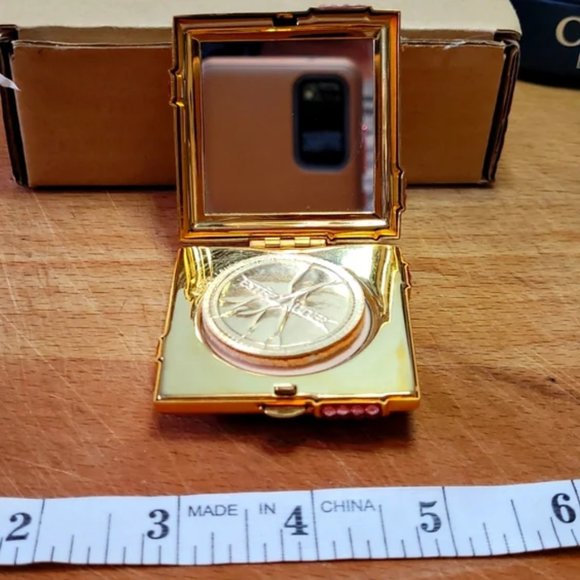 Estee Lauder Lucidity Pink Ribbon Compact - Picture 2 of 4